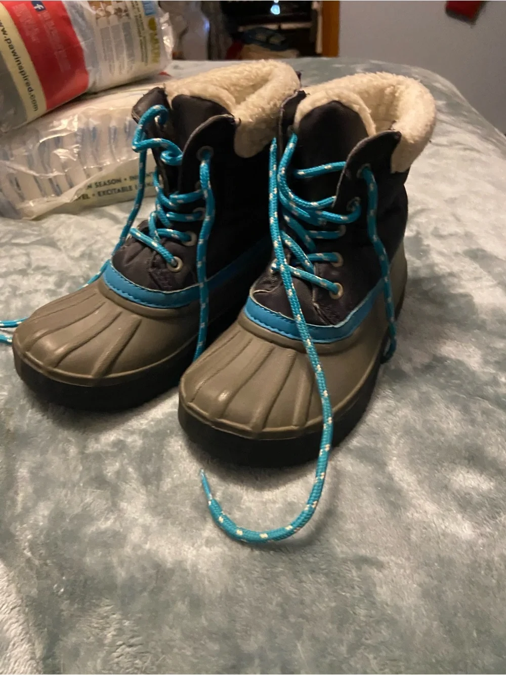 Gymboree blue and Olive Kids Winter Boots with Bright Blue Laces
